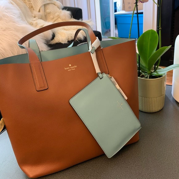 kate spade Handbags - Kate spade reversible leather tote